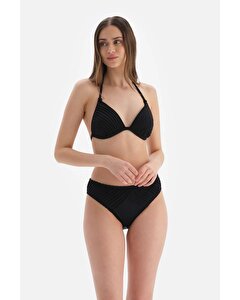 Siyah Üçgen Kaplı Bikini Üstü