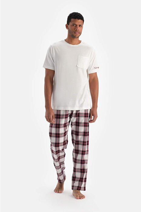 Ekru Nakış Detaylı Altı Dokuma Ekoseli Tişört Pantolon Pijama Takımı