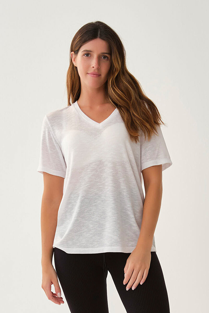 V Yaka Beyaz T-Shirt