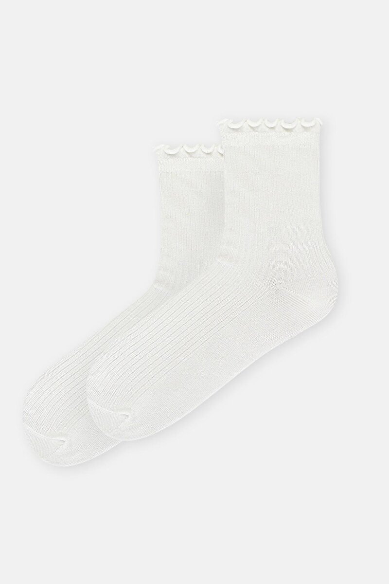 Beyaz Kadın Vıskon Fırfır Detay Soket Çorap