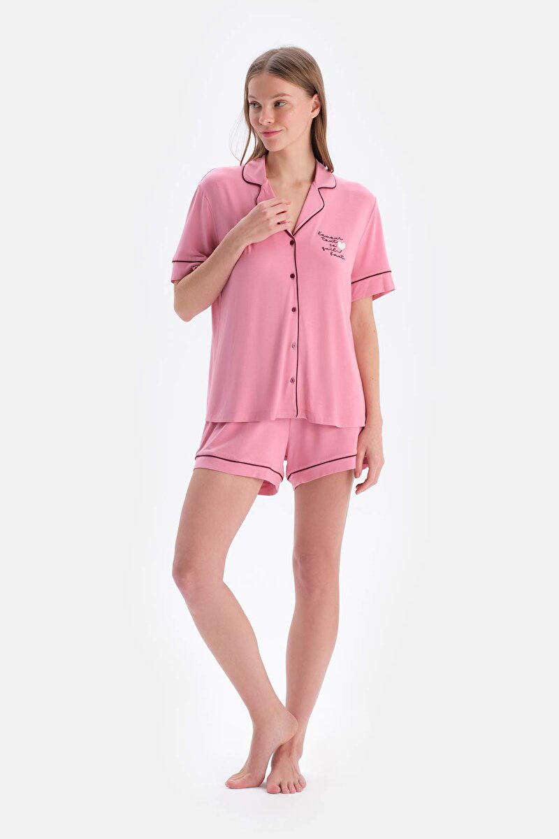 Pembe Kısa Kollu Nakış Detaylı Viskon Gömlek Şort Pijama Takımı